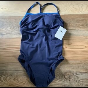 Nike Women's One piece Swirl Racerback Swimsuit size MEDIUM(NWT)